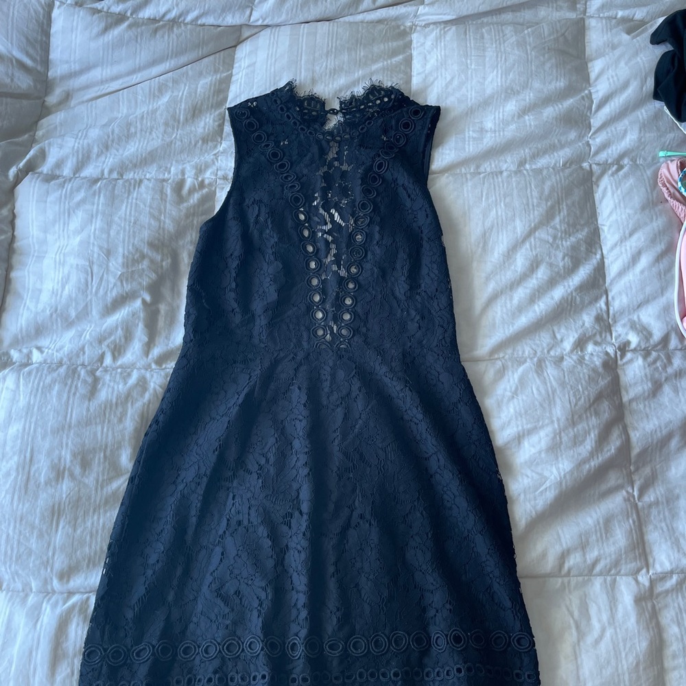 Lace bodycon dress - Picture 2 of 6